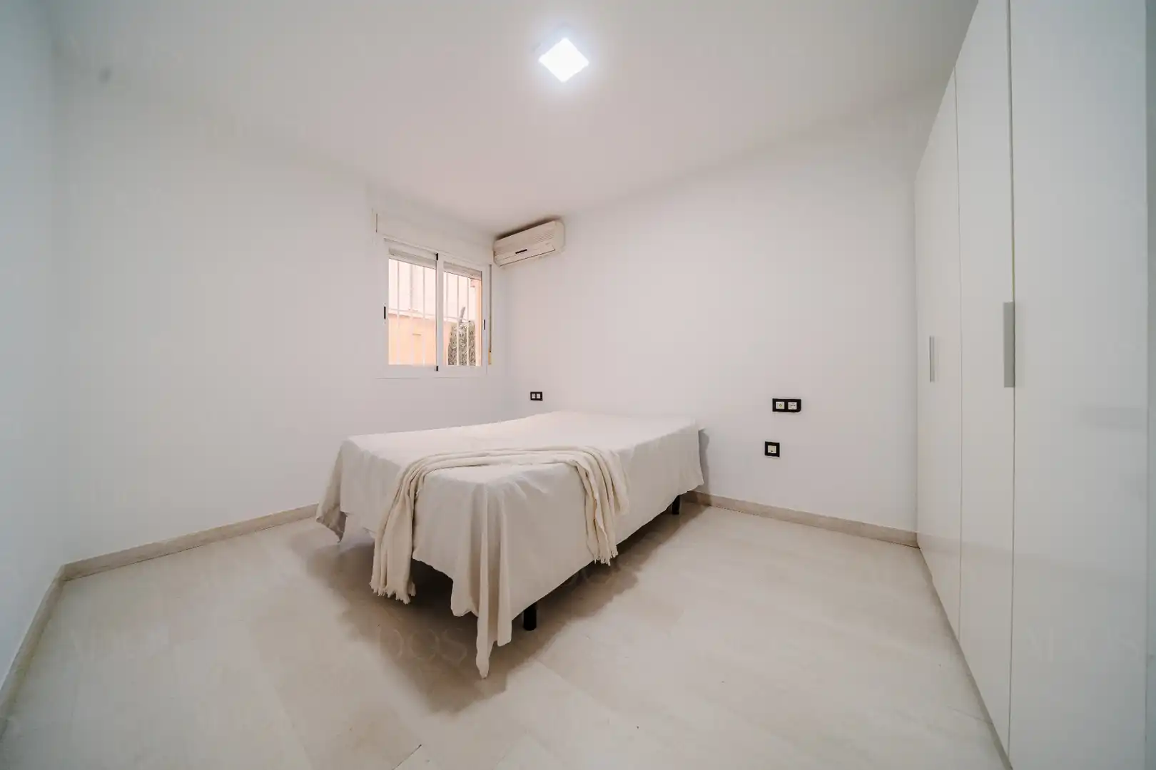 Bedroom of Apartments for sale in Roquetas de Mar  with Furnished