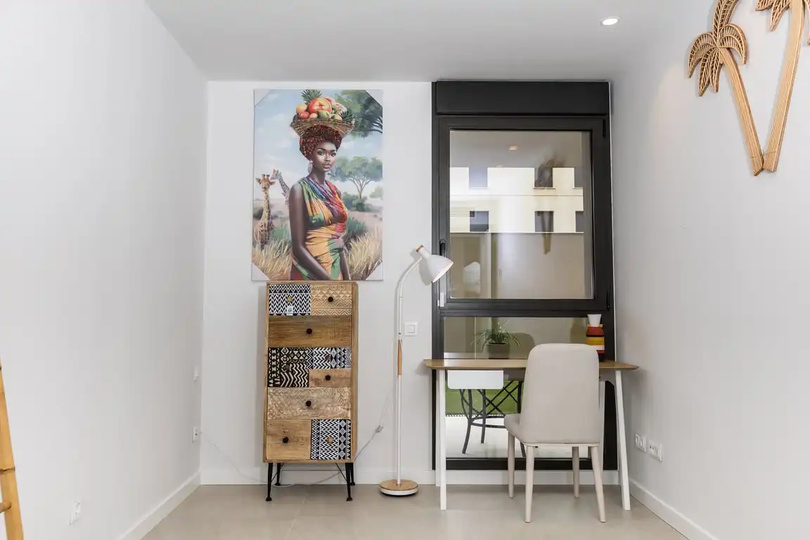 Habitación de Apartamento de alquiler en Dénia con Aire acondicionado, Jardín privado y Terraza