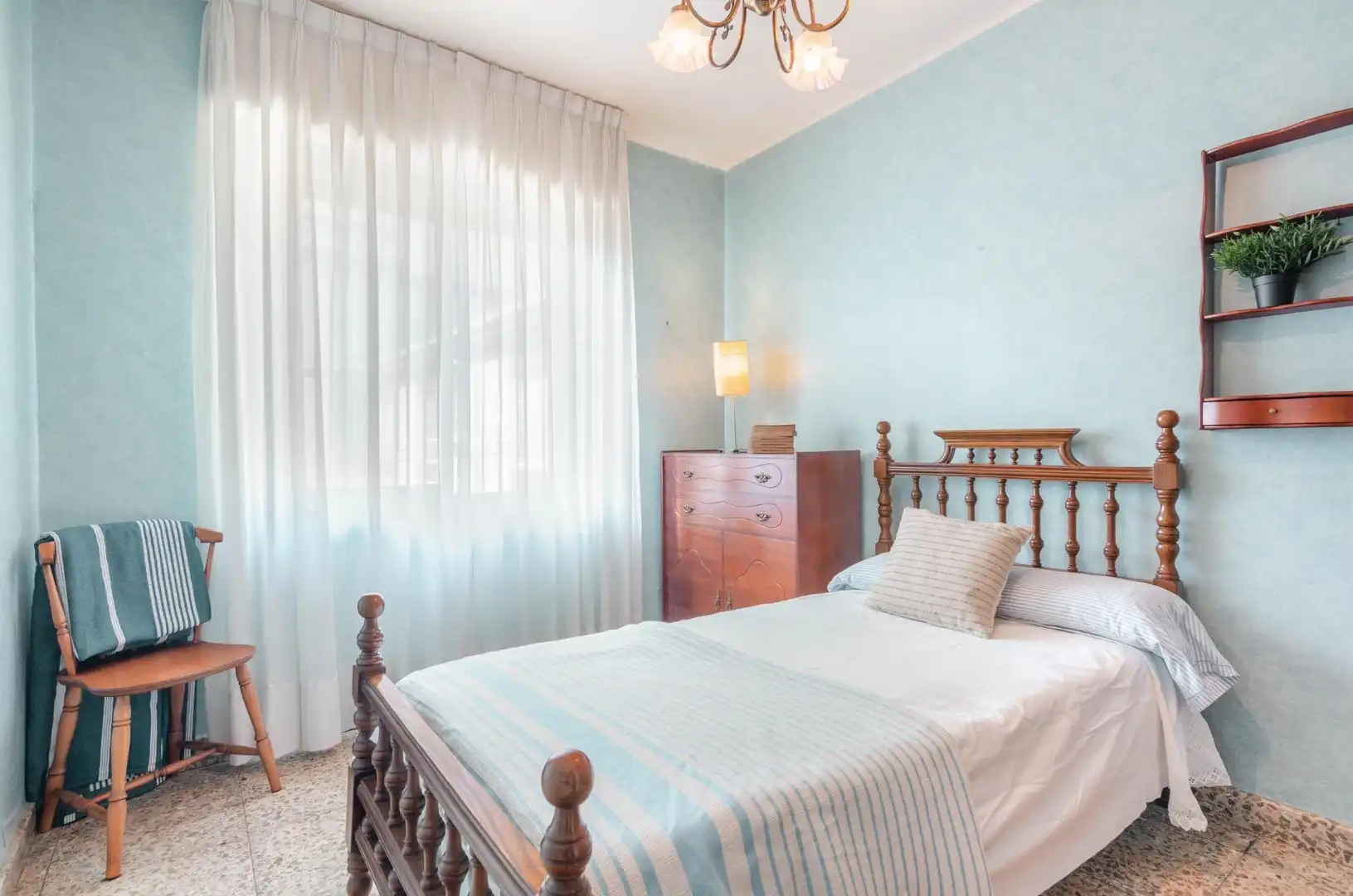 Habitación de Ático en venta en Mieres (Asturias) con Calefacción y Terraza