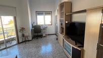 Sala d'estar de Pis en venda en Las Palmas de Gran Canaria amb Traster i Moblat