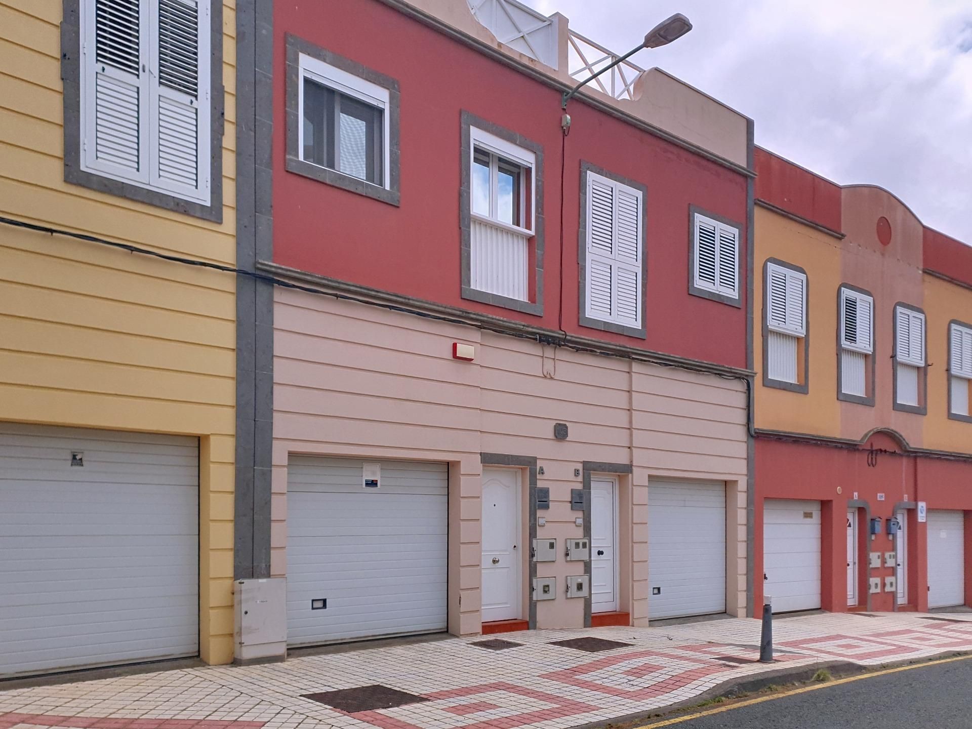 Exterior view of Single-family semi-detached for sale in Las Palmas de Gran Canaria  with Air Conditioner, Heating and Private garden