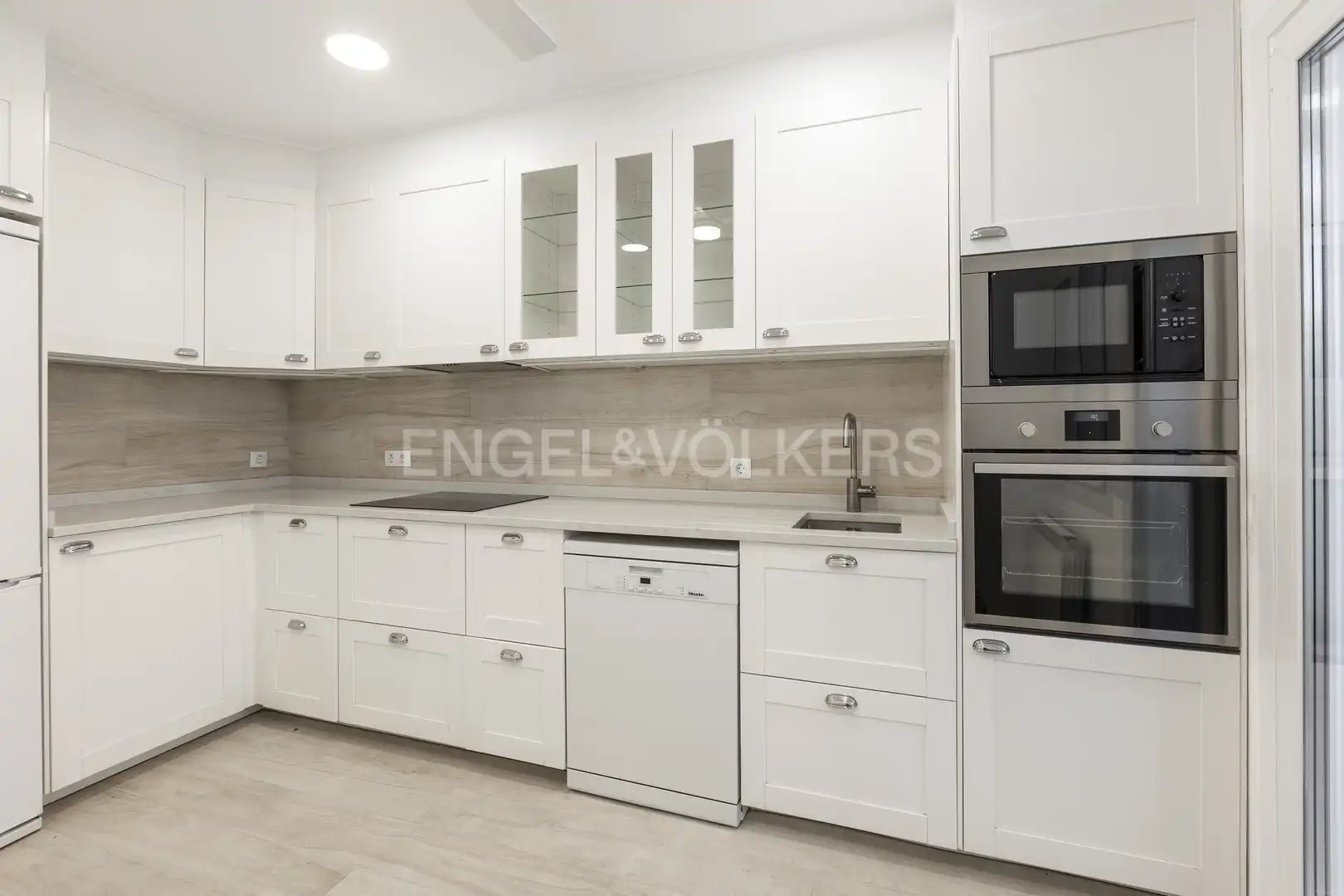 Kitchen of Houses for sale in Pozuelo de Alarcón  with Air Conditioner, Heating and Swimming Pool