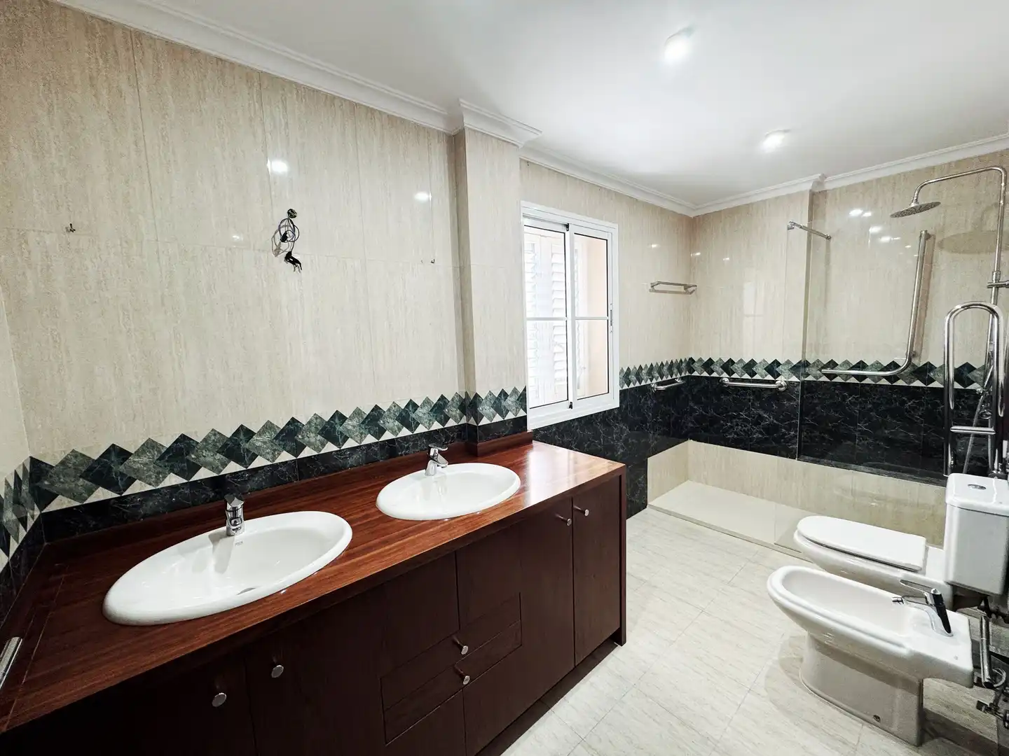 Bathroom of Detached homes for sale in Las Palmas de Gran Canaria  with Air Conditioner, Terrace and Storage room