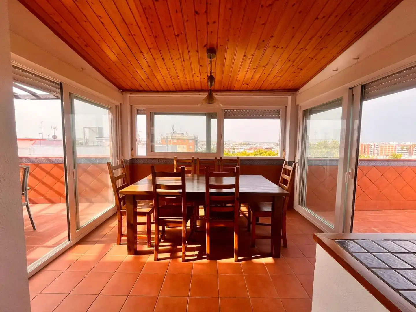 Esszimmer von Dachboden zur Miete in Córdoba mit Klimaanlage und Terrasse