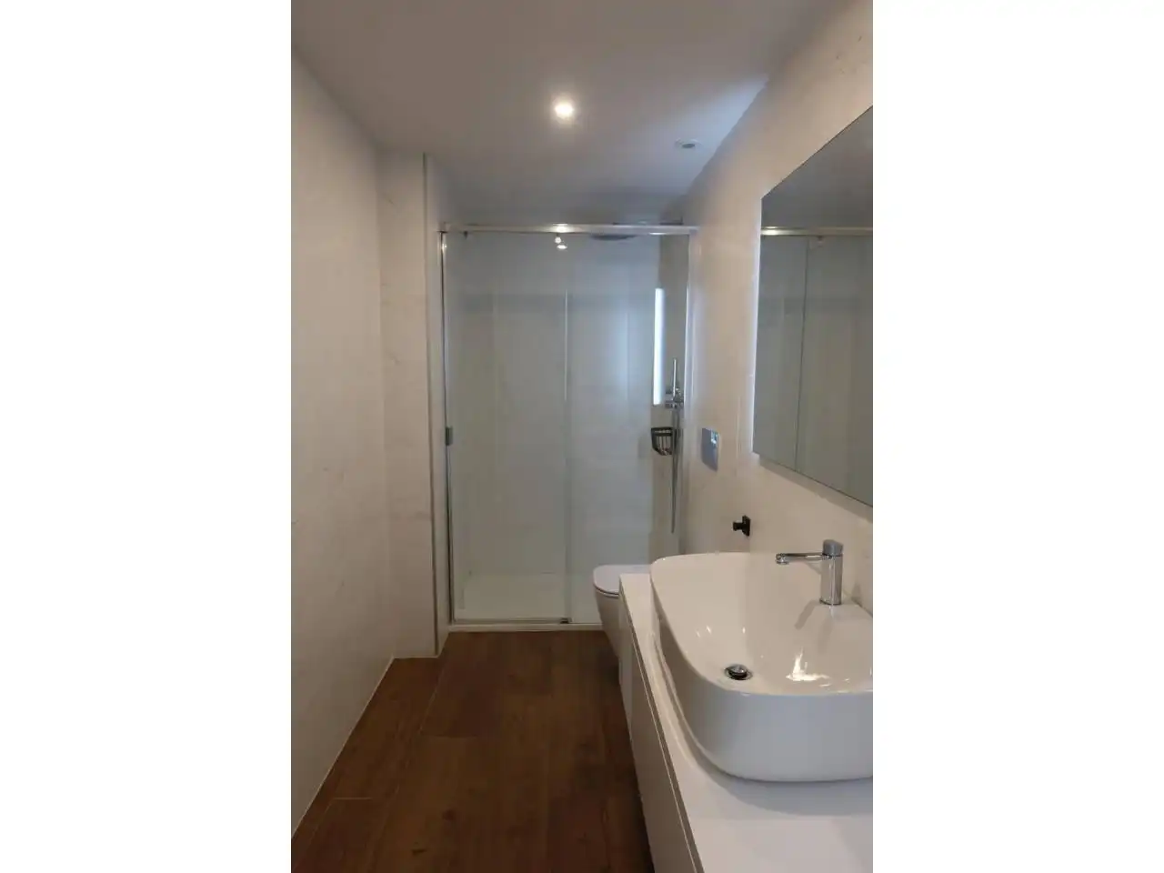 Badezimmer von Wohnung zur Miete in Valencia mit Klimaanlage, Parkett und Balkon