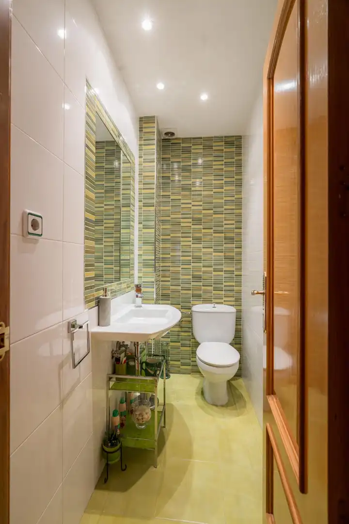 Baño de Piso en venta en Madrid con Aire acondicionado, Calefacción y Alarma