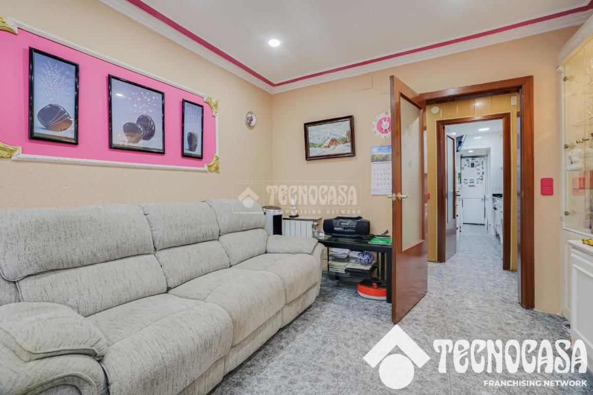 Flat for sale in Sistrells