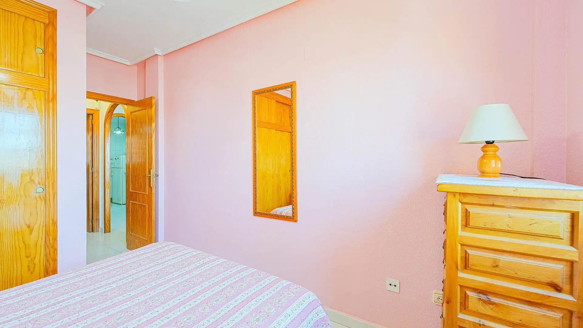 Schlafzimmer von Wohnungen zum Verkauf in Torrevieja mit Terrasse und Gemeinschaftspool