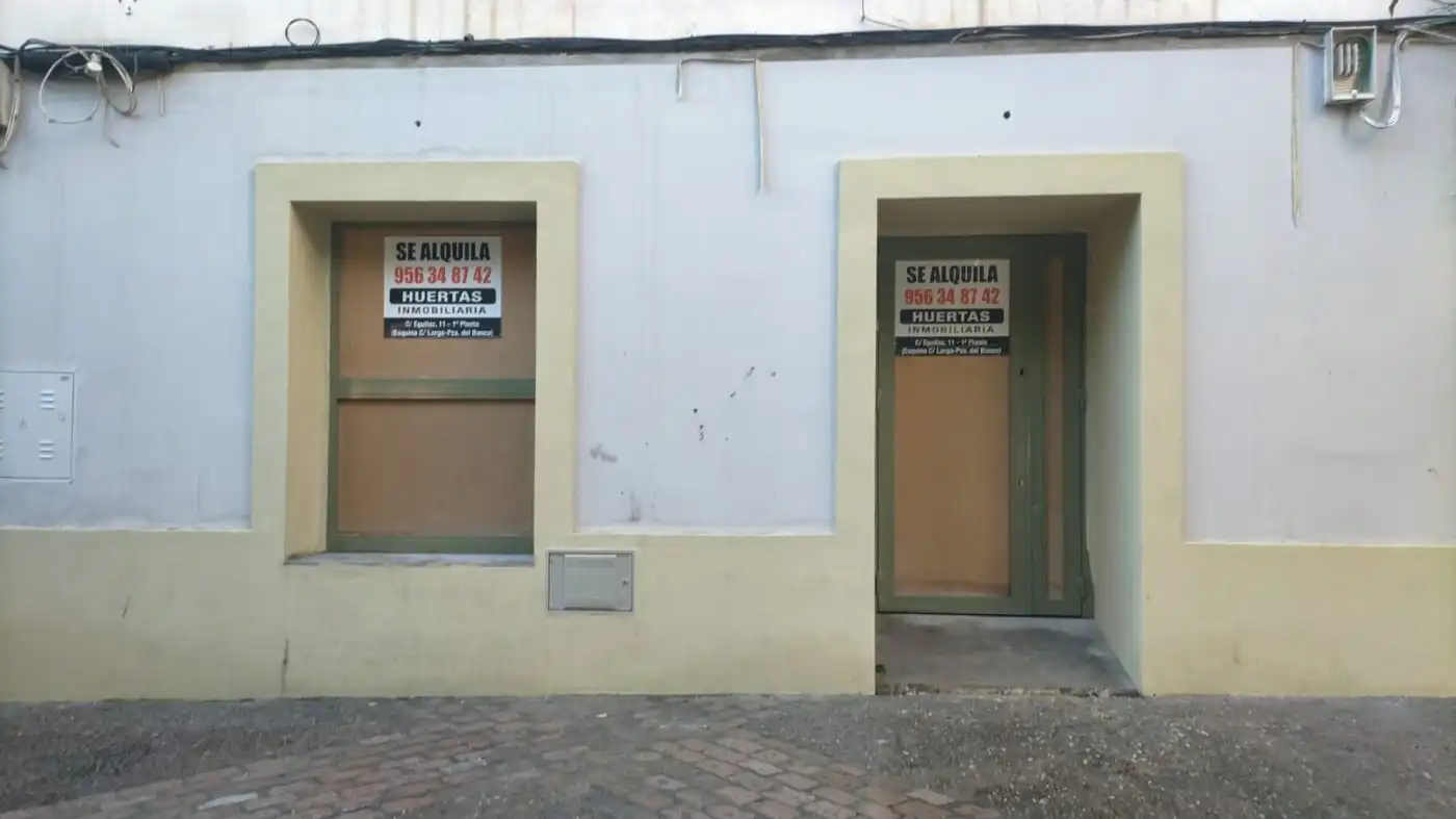 Local comercial de lloguer a Calle San Cristobal 18