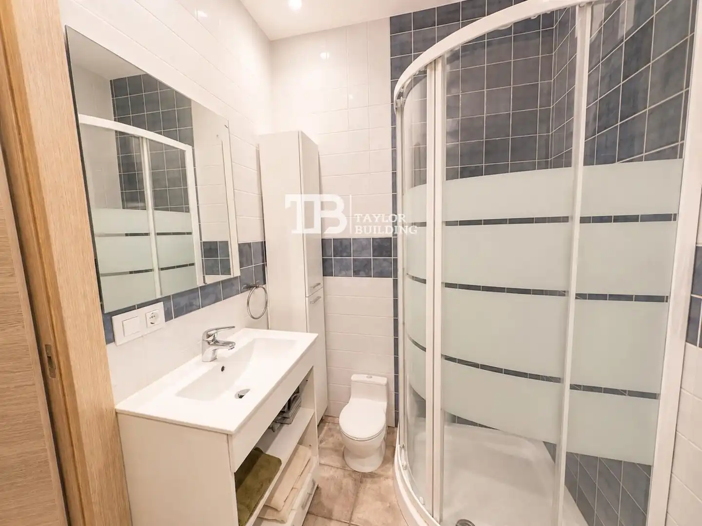 Baño de Piso en venta en  Palma de Mallorca con Aire acondicionado, Calefacción y Terraza