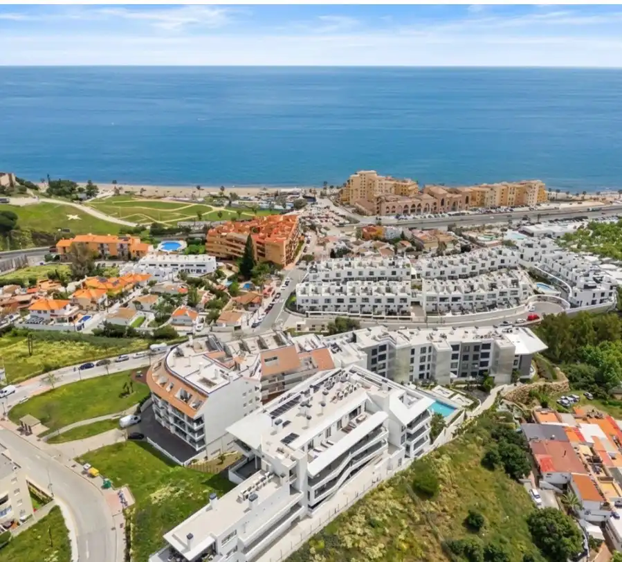 Exterior view of Flat for sale in Mijas  with Terrace, Furnished and Oven
