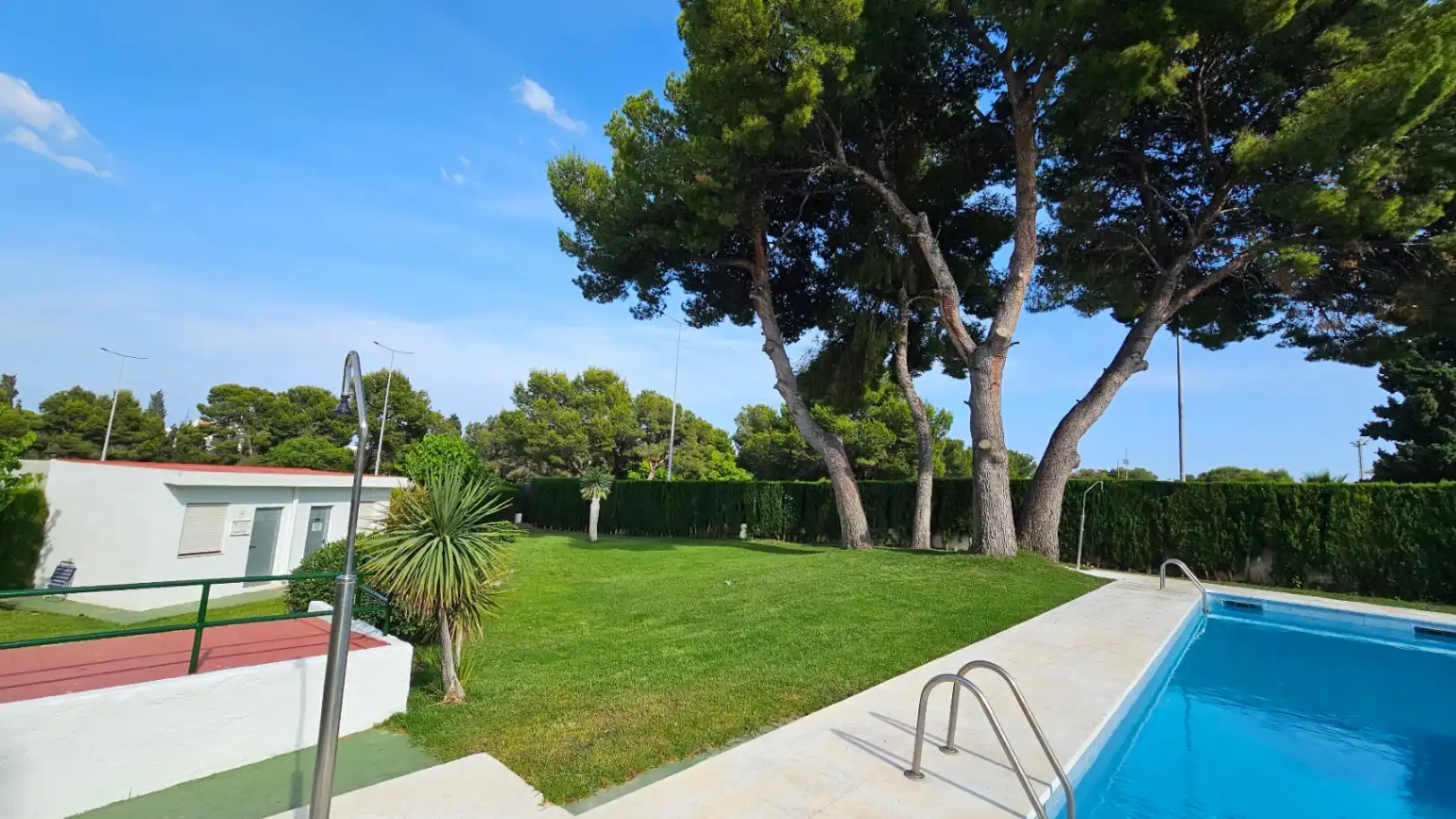 Schwimmbecken von Wohnungen zum Verkauf in Alcalà de Xivert mit Klimaanlage, Heizung und Privatgarten