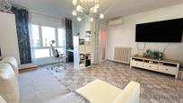 Living room of Flat for sale in Girona Capital  with Air Conditioner, Heating and Terrace