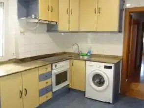 Cocina de Piso de alquiler en Gijón  con Calefacción, Parquet y Amueblado