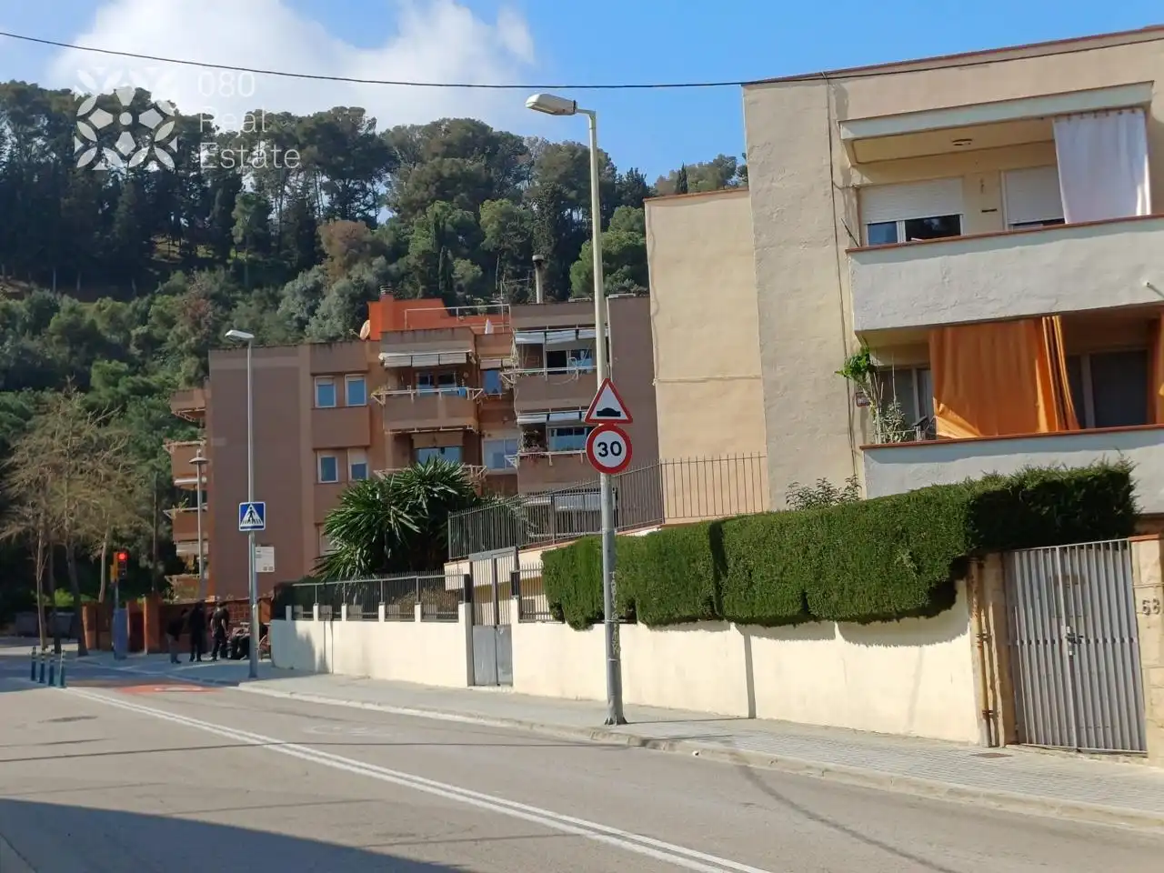 Außenansicht von Wohnung zum Verkauf in Barcelona mit Terrasse und Gemeinschaftspool