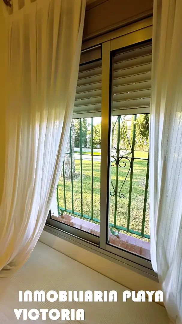 Jardín de Casa o chalet en venta en Conil de la Frontera con Aire acondicionado, Jardín privado y Piscina