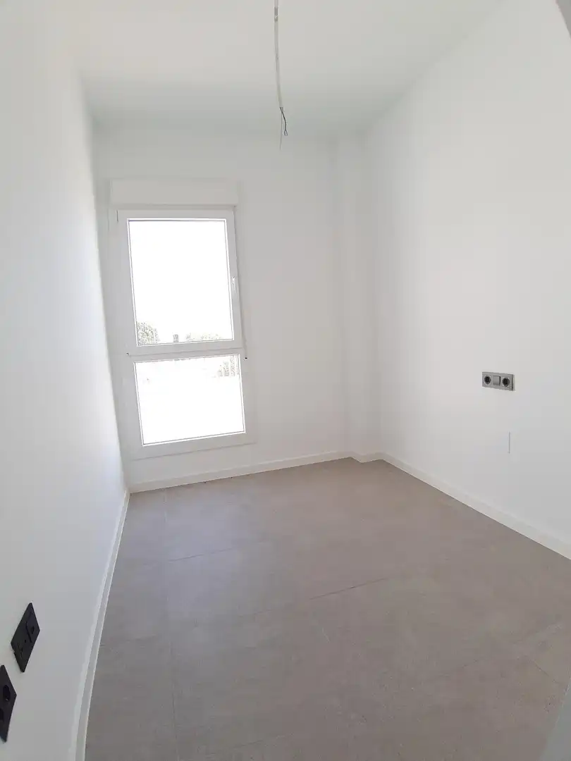 Habitación de Ático de alquiler en Fuengirola con Terraza, Trastero y Jacuzzi
