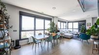 Sala d'estar de Àtic de lloguer en  Madrid Capital amb Aire condicionat, Calefacció i Parquet