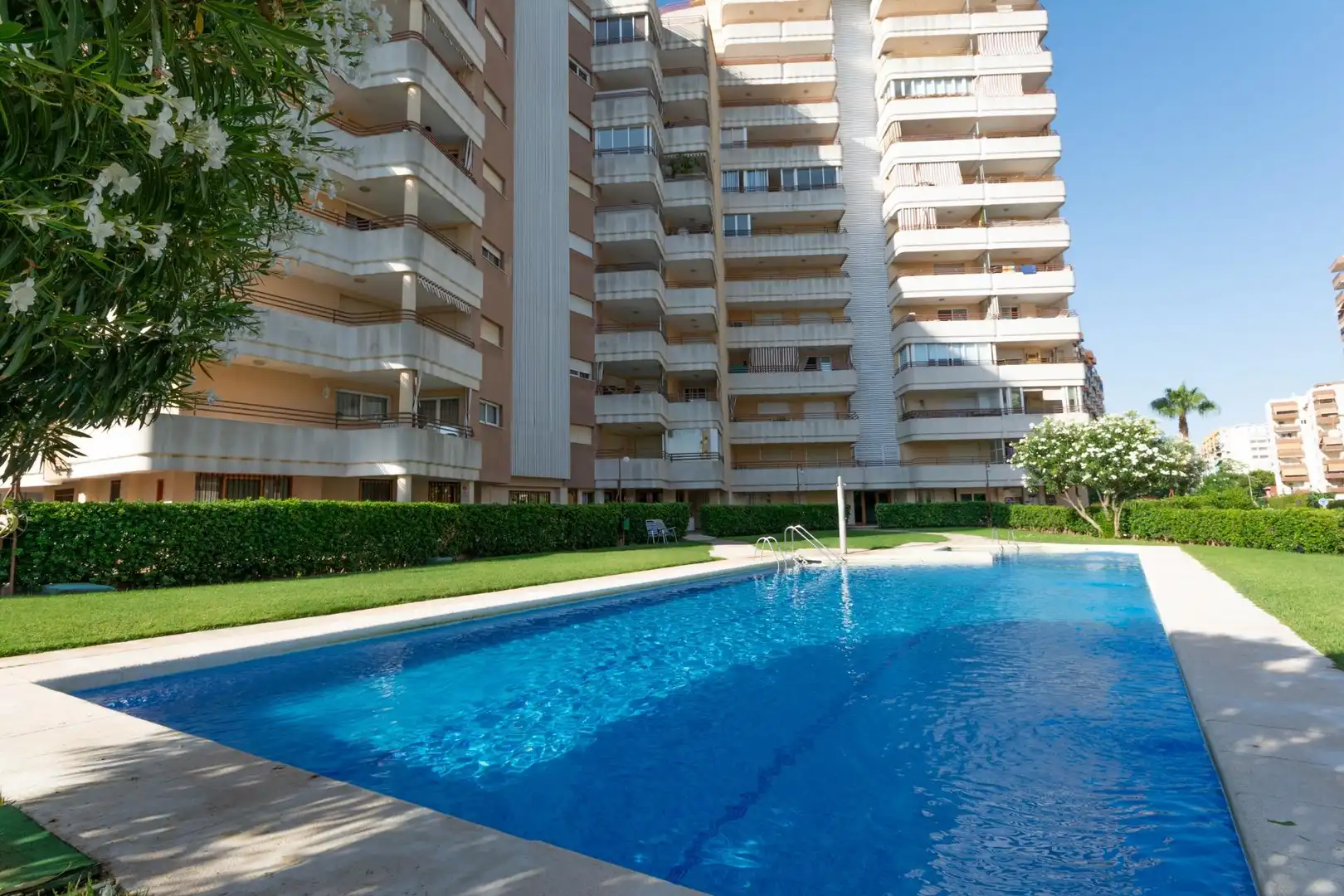 Piscina de Apartamento en venta en Gandia con Jardín privado, Terraza y Trastero