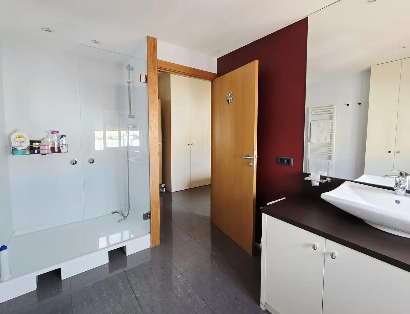 Baño de Ático en venta en Barcelona con Calefacción, Parquet y Terraza