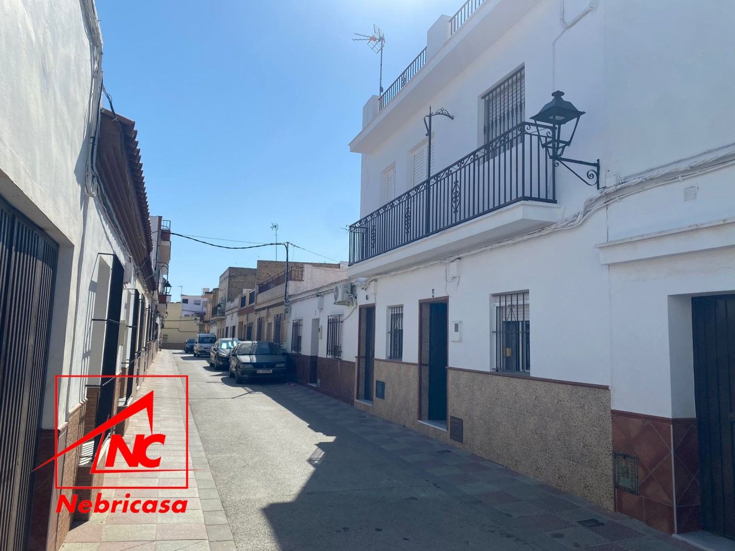 Exterior view of House or chalet for sale in Las Cabezas de San Juan  with Air Conditioner