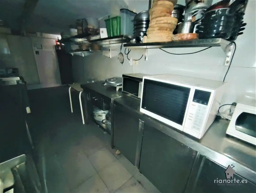Cuina de Local en venda en Langreo amb Aire condicionat i Moblat