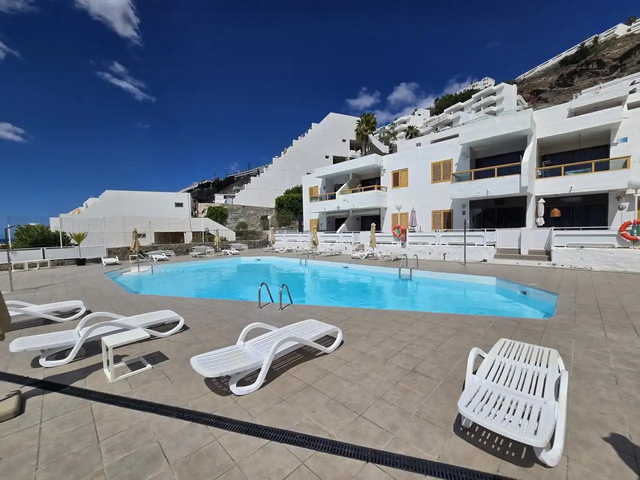 Piscina de Apartament en venda en Mogán amb Moblat, Balcó i Piscina comunitària