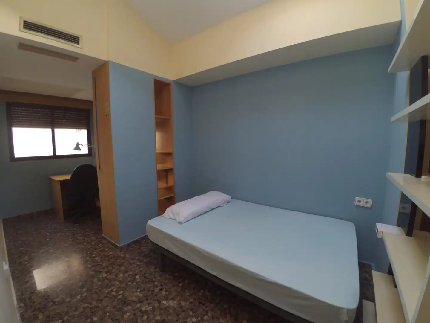 Schlafzimmer von Dachboden zum Verkauf in Valencia mit Klimaanlage, Terrasse und Möbliert