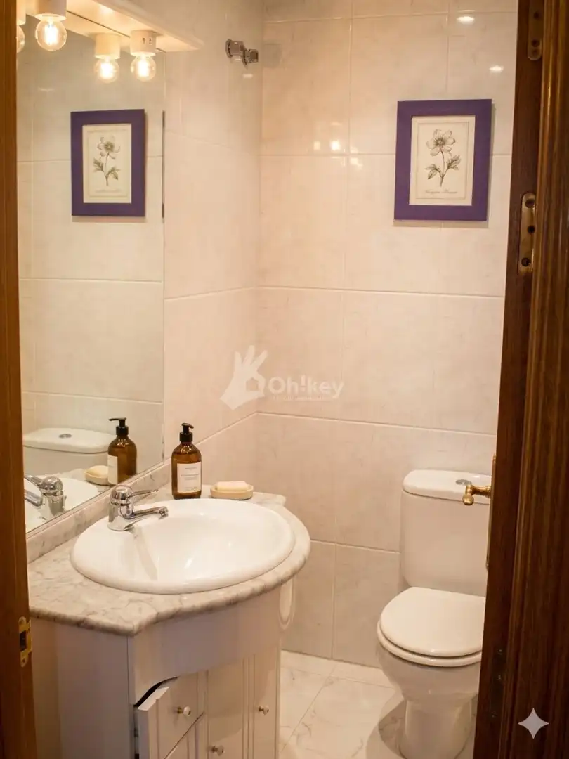 Baño de Casa o chalet en venta en Onzonilla con Calefacción, Parquet y Piscina