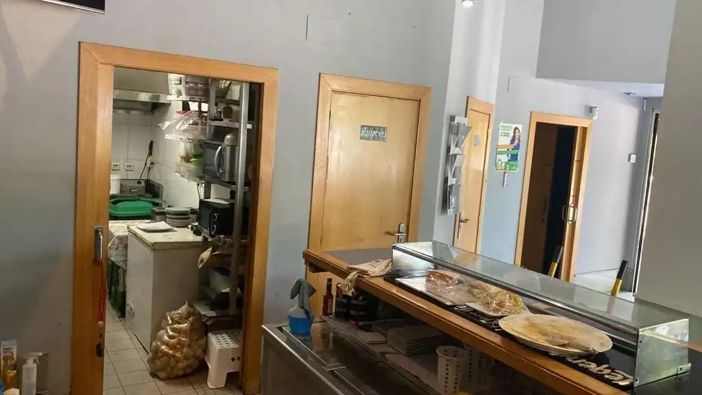 Local comercial de lloguer a Centro - Ariz - Uribarri, imagen 2
