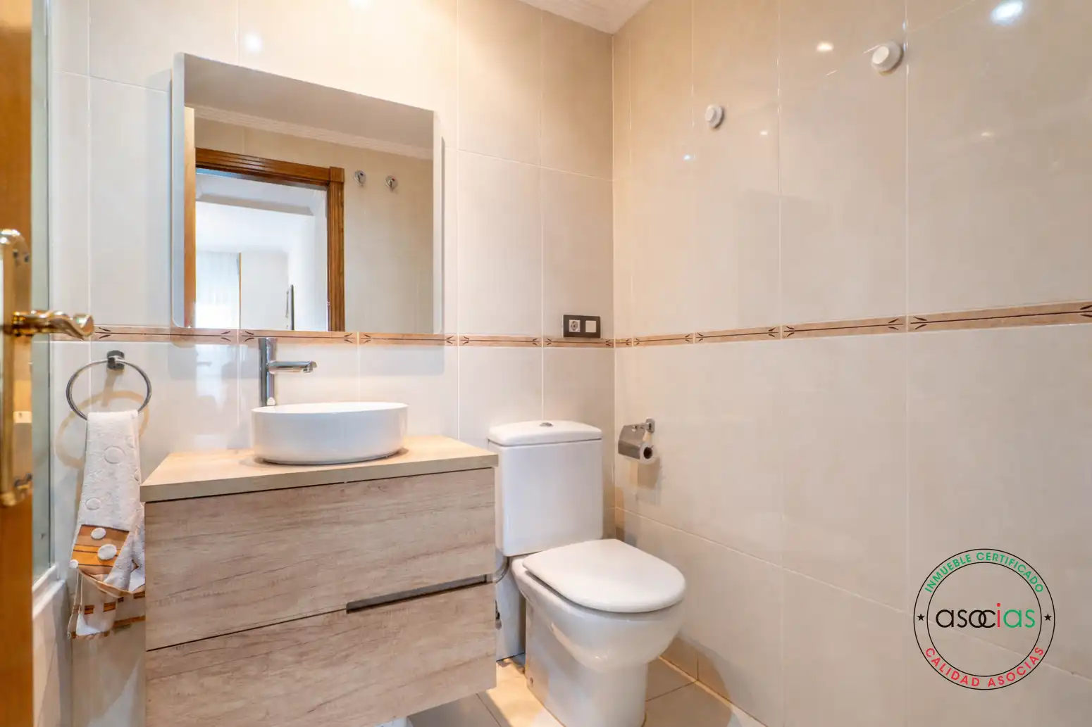 Baño de Piso en venta en Gijón  con Calefacción, Parquet y Terraza