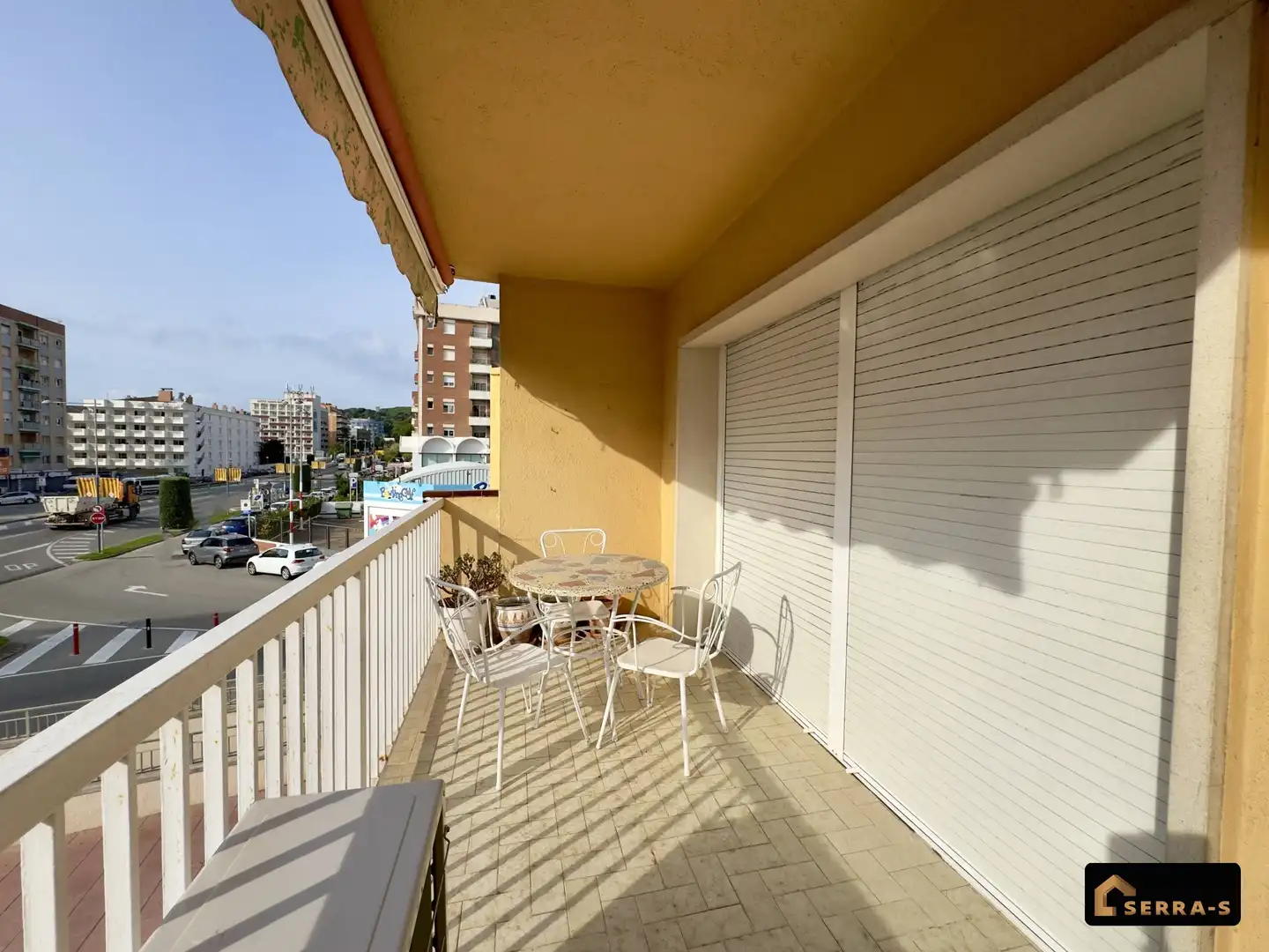 Flat with terrace for sale in VALLDEBANADOR