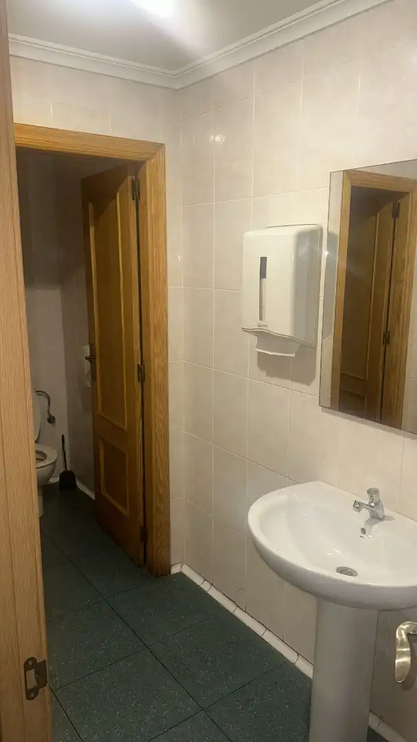 Baño de Local en traspaso en Picassent con Aire acondicionado, Calefacción y Terraza