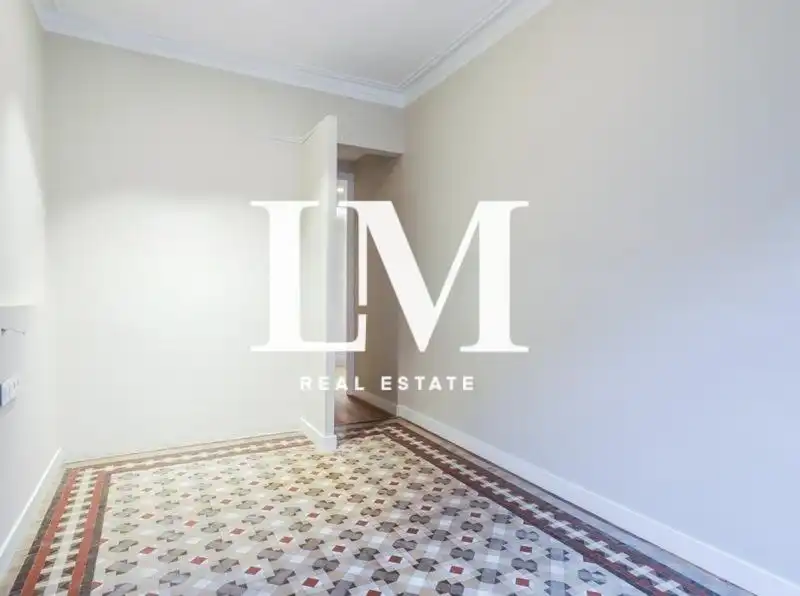 Vista exterior de Apartament en venda en Barcelona amb Aire condicionat, Terrassa i Balcó