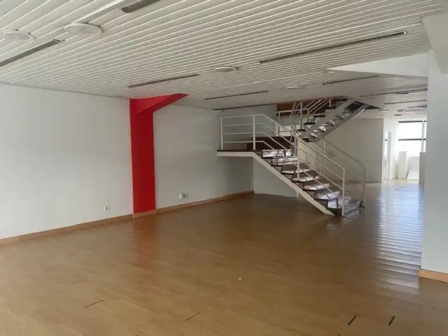 Geschaftsraum zur Miete in Santander mit Klimaanlage und Heizung