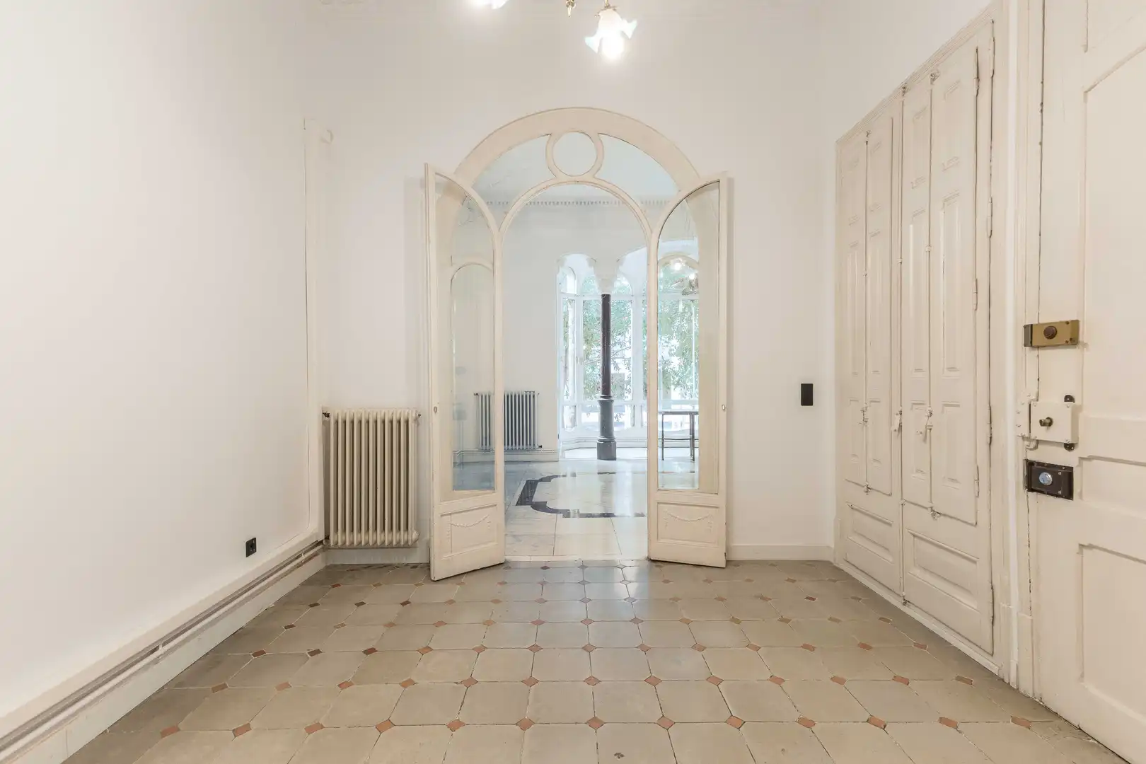 Büro zum Verkauf in Barcelona mit Klimaanlage und Terrasse