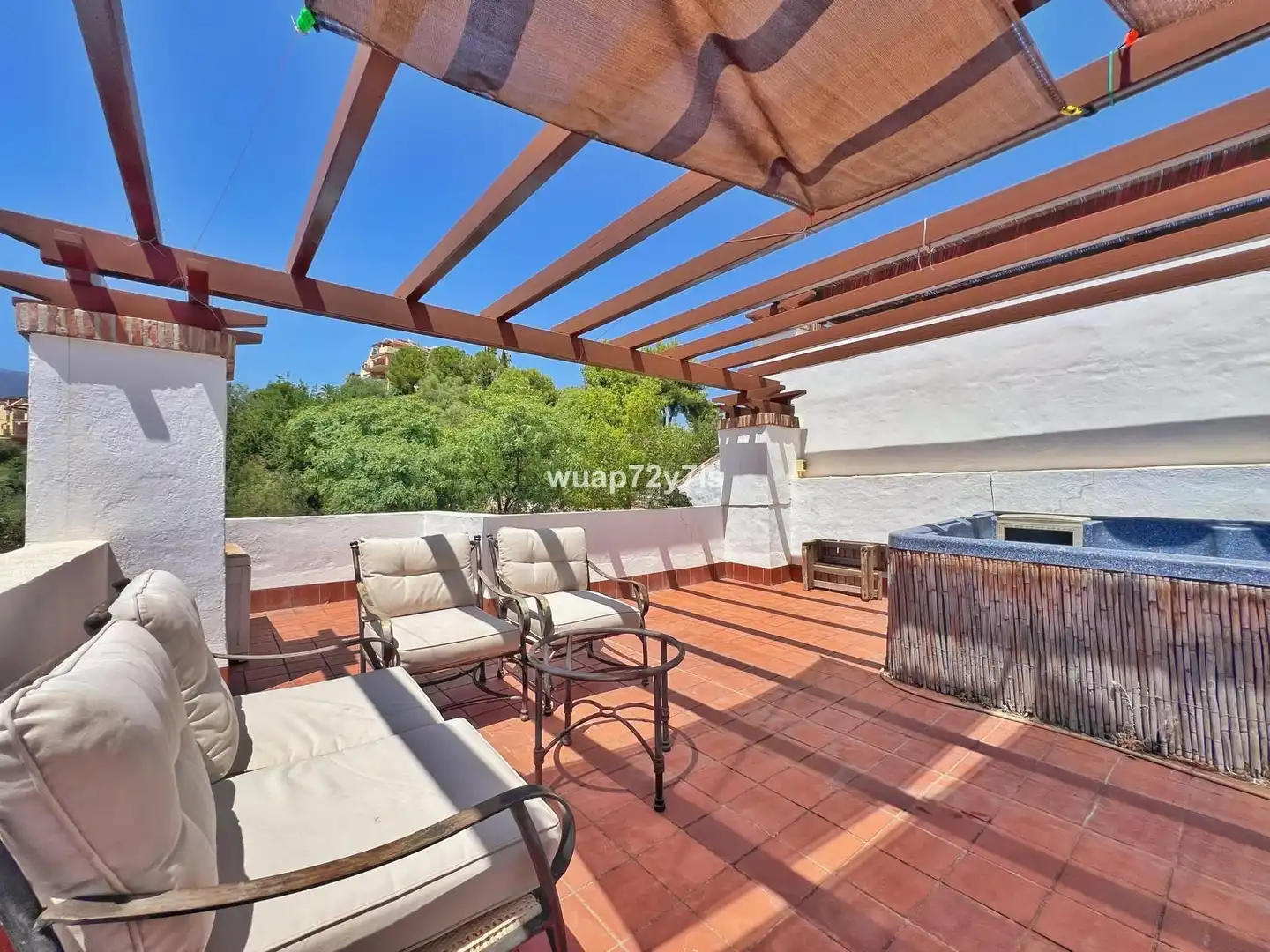 Penthouse with pool for sale in Calle Los Arqueros 100