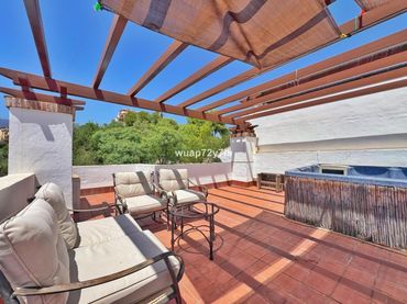 Ático con piscina en venta en Calle Los Arqueros 100
