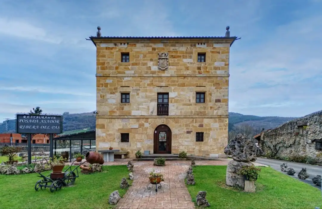 Außenansicht von Country house zum Verkauf in Santiurde de Toranzo