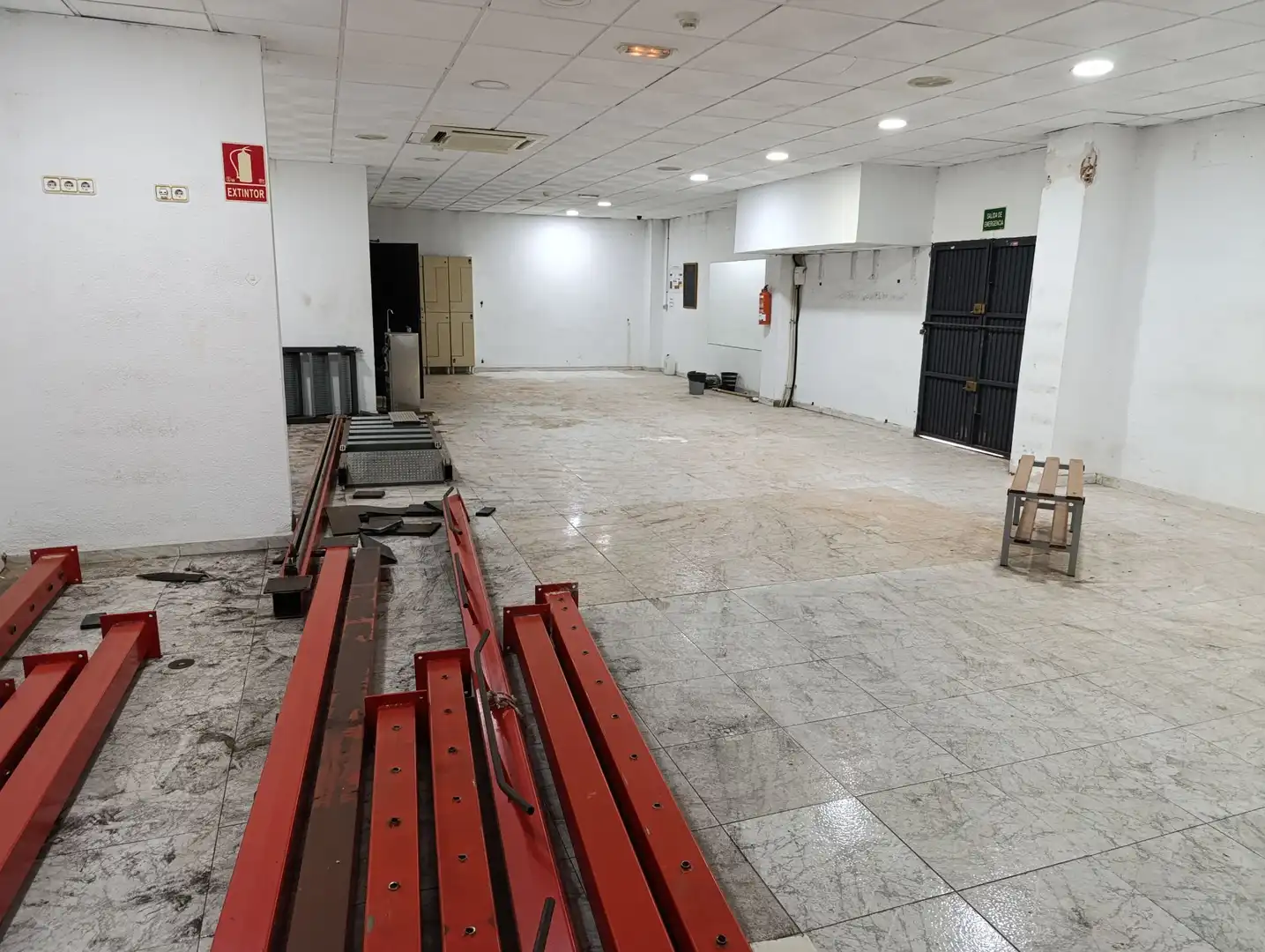 Geschaftsraum zur Miete in Linares mit Klimaanlage