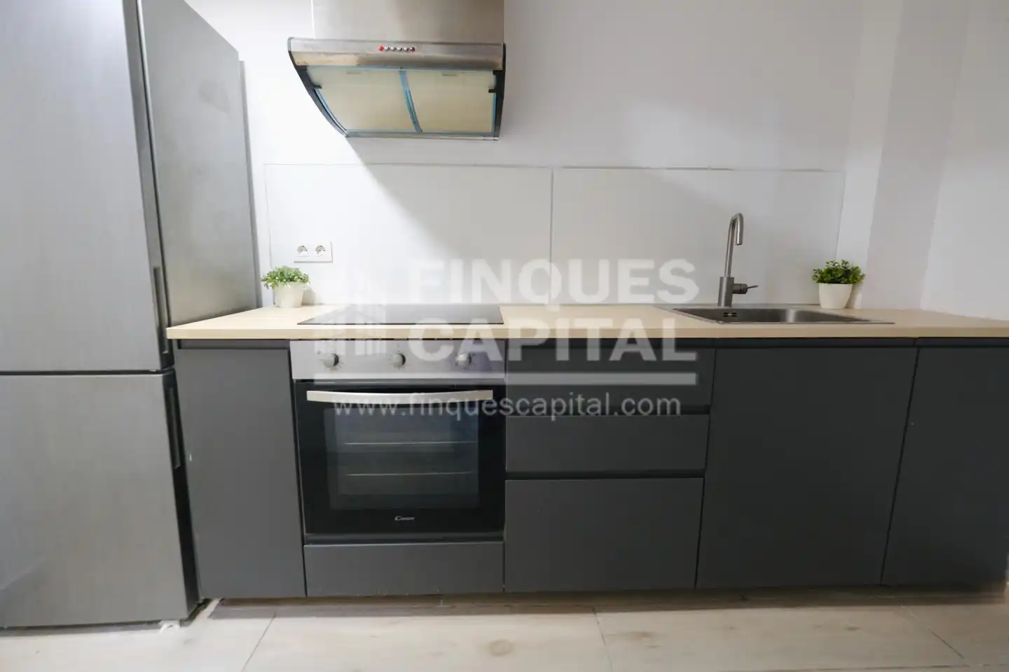 Kitchen of Ground floor for sale in Eixample