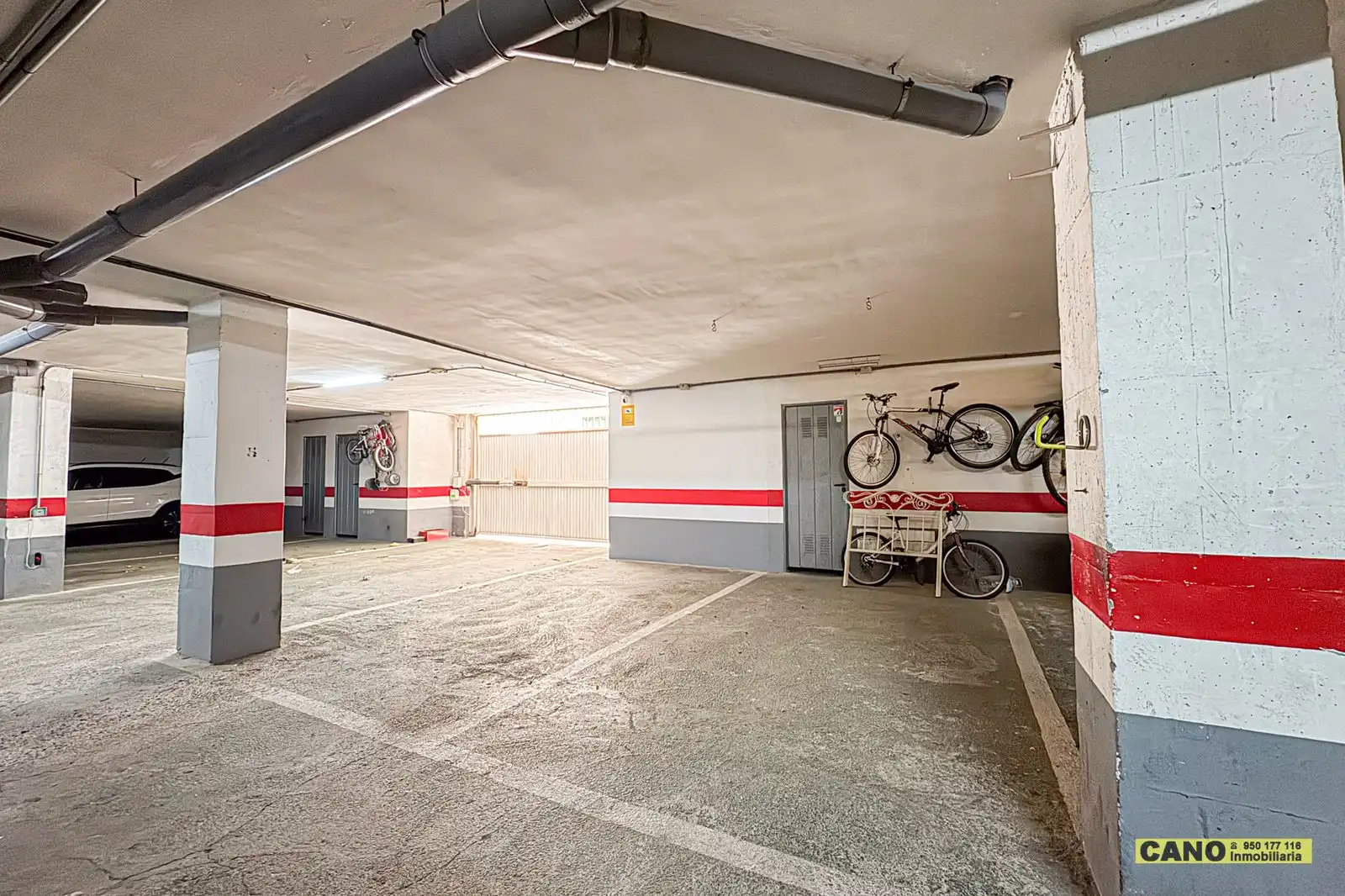 Parking de Piso en venta en Roquetas de Mar con Terraza, Trastero y Piscina