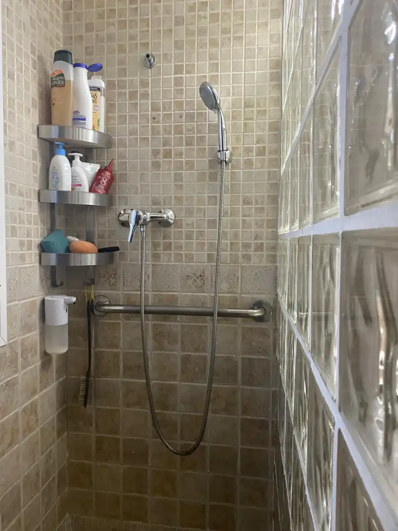 Bany de Casa o xalet en venda en Córdoba amb Aire condicionat, Calefacció i Jardí privat