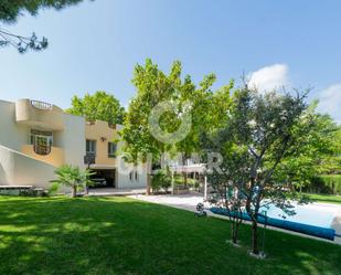 Jardí de Casa o xalet en venda en San Agustín del Guadalix amb Aire condicionat, Terrassa i Piscina