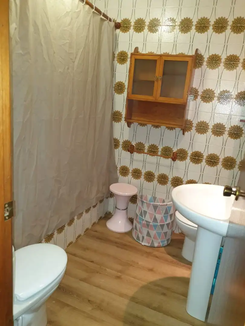 Bathroom of Flat for rent in Jaén  with Air Conditioner, Heating and Terrace