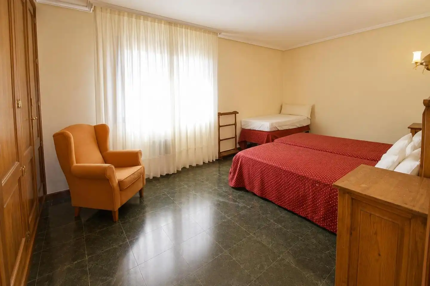 Habitación de Casa o chalet en venta en Alcazarén con Calefacción, Jardín privado y Trastero