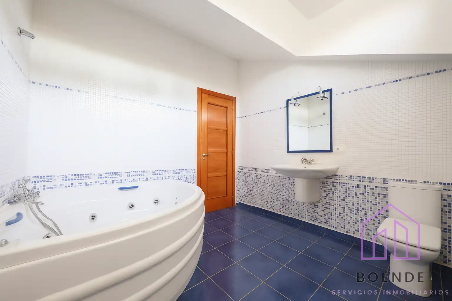 Bathroom of Houses for sale in Campo Real  with Air Conditioner, Heating and Private garden
