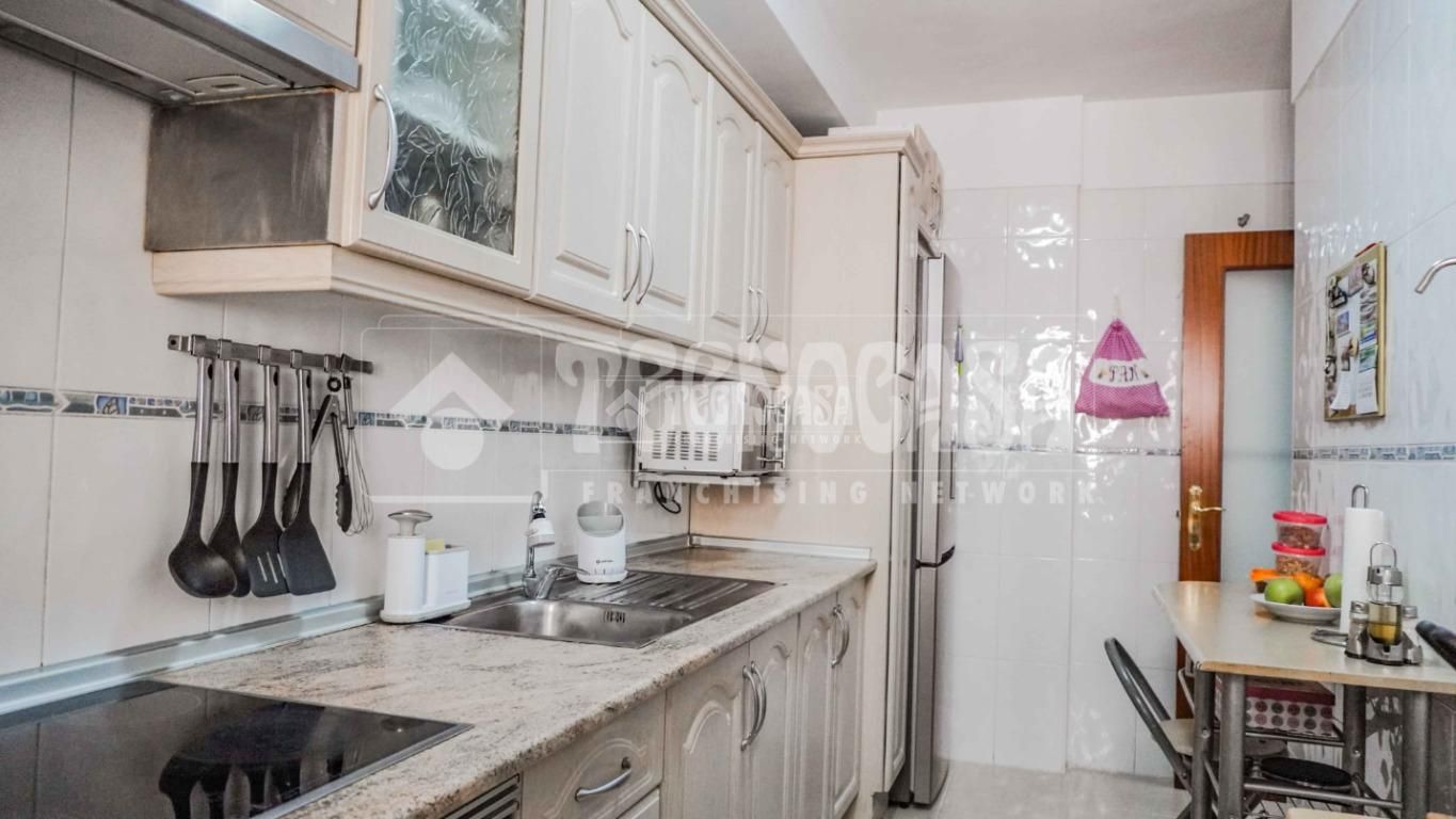 Kitchen of Flat for sale in  Santa Cruz de Tenerife Capital  with Heating and Balcony