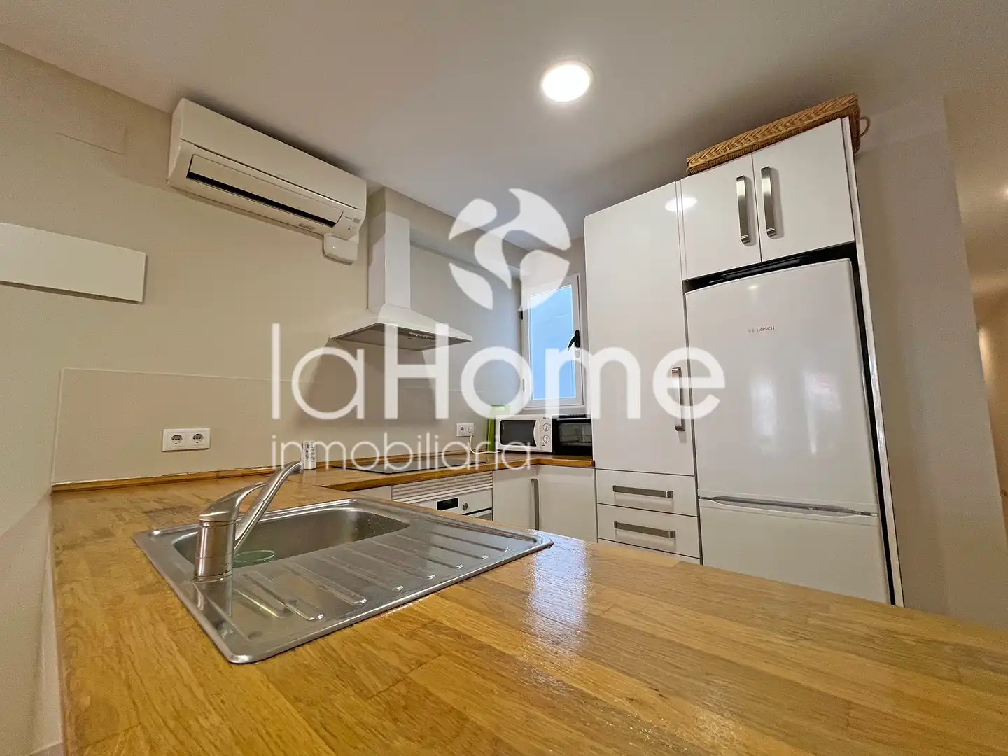 Kitchen of Flat for sale in Sueca  with Air Conditioner, Terrace and Furnished