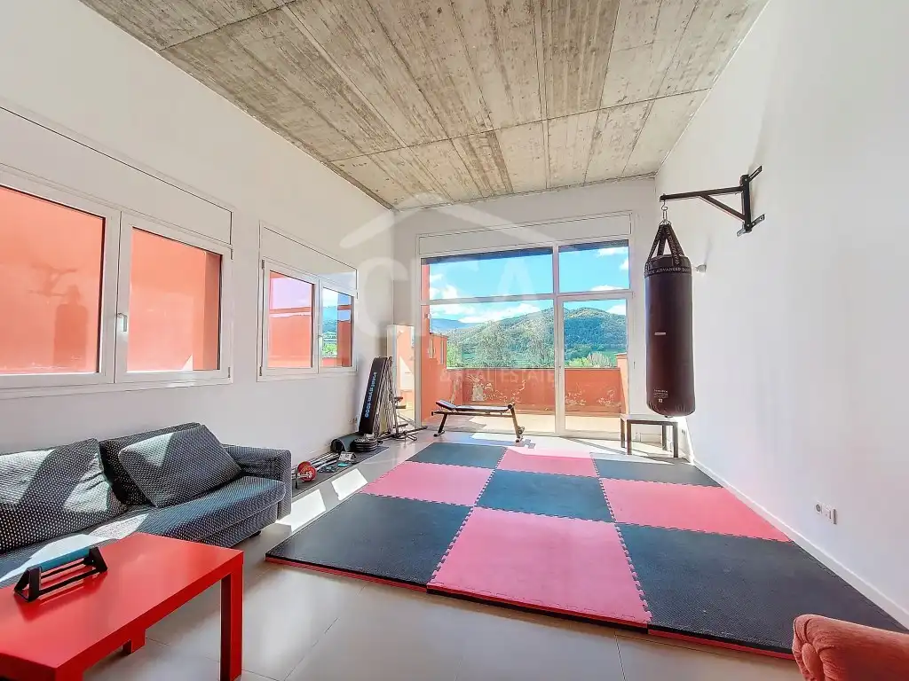Sala d'estar de Casa o xalet en venda en La Seu d'Urgell amb Jardí privat, Terrassa i Traster